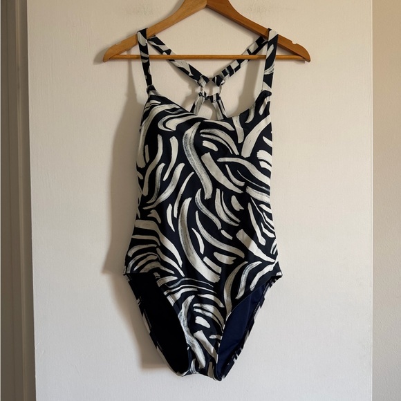 Hurley White/Blue Crossback UPF 50+ One Piece Swimsuit size Medium EUC - Picture 3 of 8